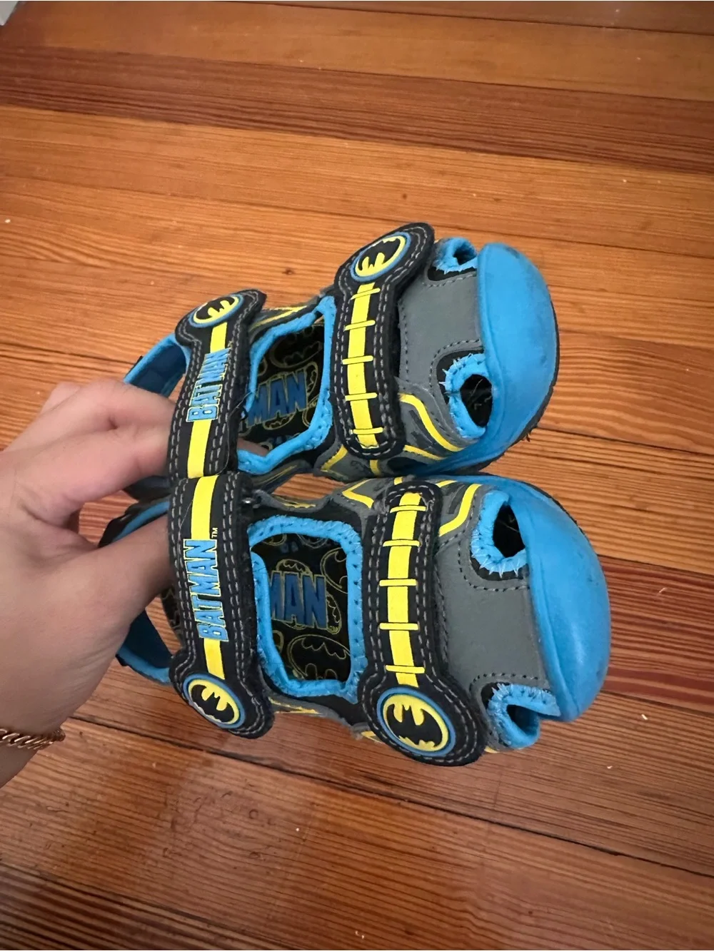Boys 7T Batman sandals
